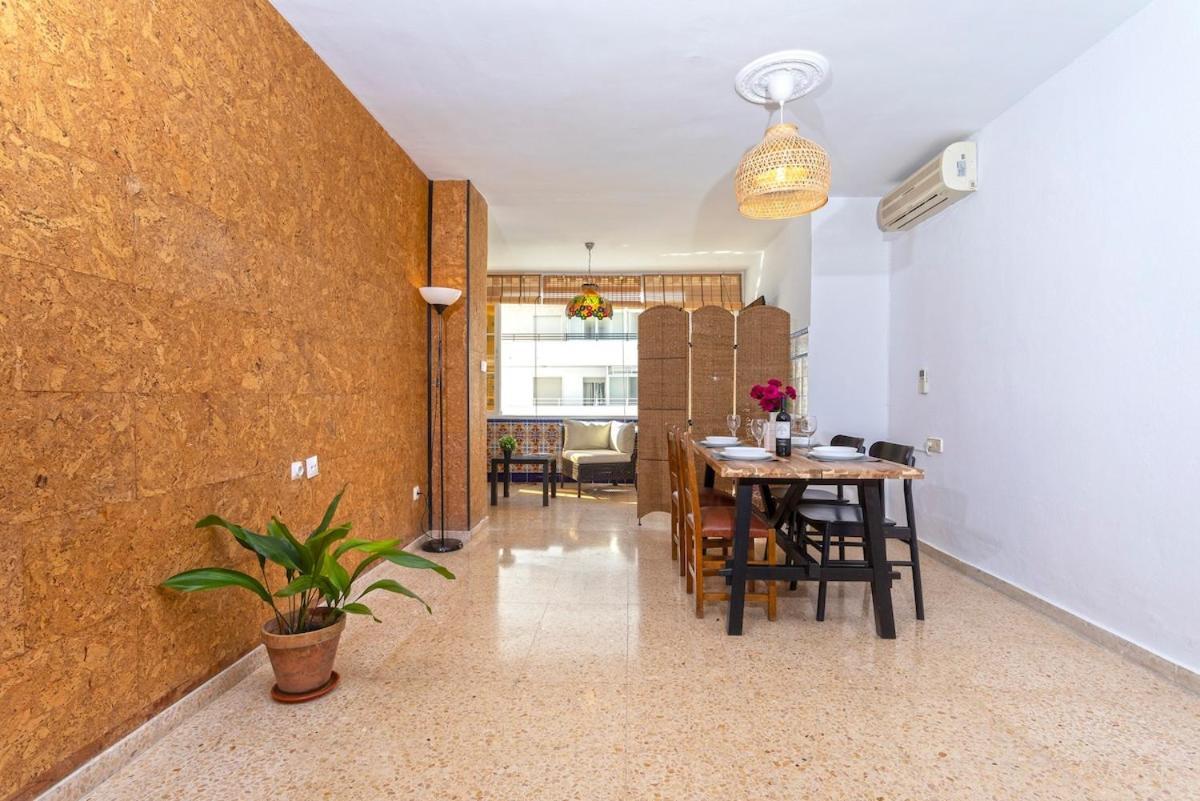 -Malagasunapts- West Beach Malaga Seafood & Relax Esterno foto